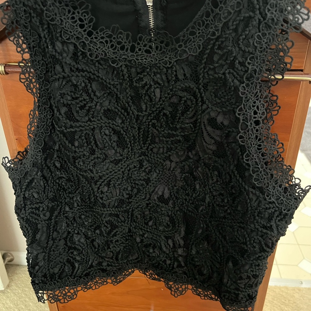 Chic Black Lace Women's Tank Top